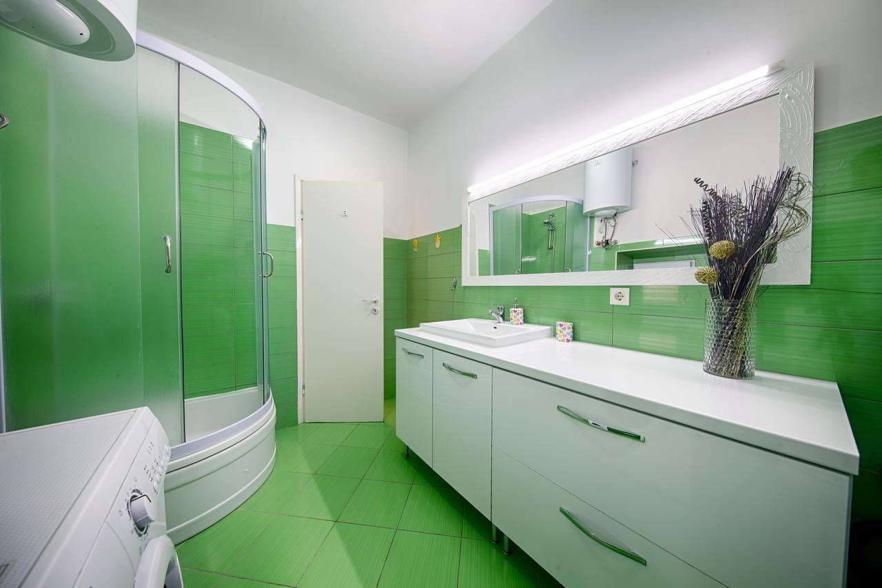 Apartment Jure Вис Екстериор снимка