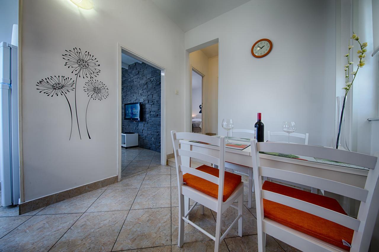 Apartment Jure Вис Екстериор снимка